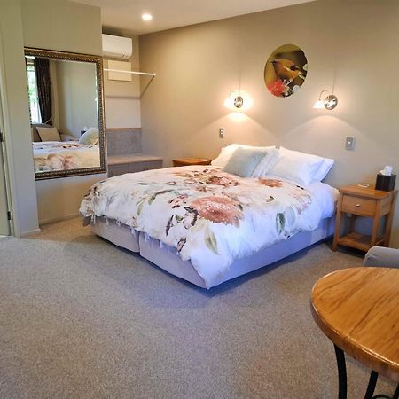 Blue Ridge Studios And Bed & Breakfast Te Anau Exterior photo