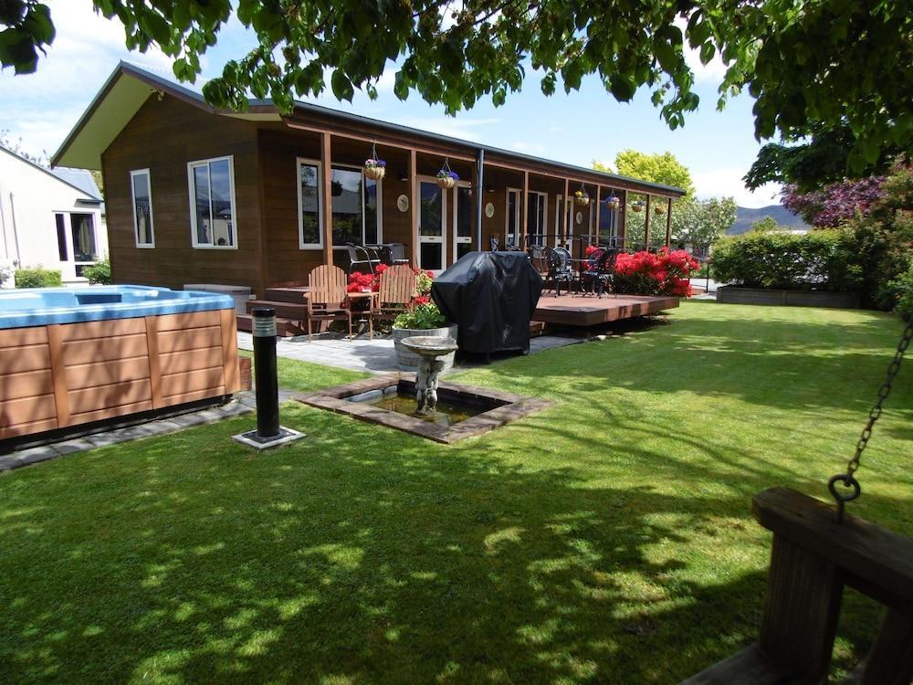 Blue Ridge Studios And Bed & Breakfast Te Anau Exterior photo