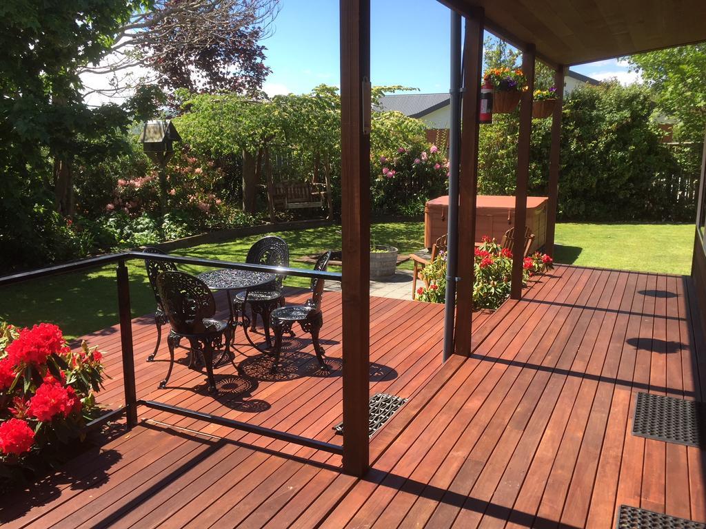 Blue Ridge Studios And Bed & Breakfast Te Anau Exterior photo